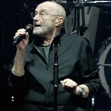 Ο Φιλ Κόλινς παίρνει θέση υπέρ του βασιλιά Καρόλου και απορρίπτει ως ψευδείς τους ισχυρισμούς του Τσαρλς Σπένσερ, αδελφού της Νταϊάνα / ΑΡ