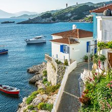 Οι 10 κορυφαίοι ταξιδιωτικοί προορισμοί για το 2027 -Ηλιόλουστες παραλίες, hi-tech πόλεις και ένα ελληνικό νησί