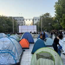 Στήνουν ξανά σκηνές οι φοιτητές στο Σύνταγμα -Διαμαρτύρονται για στεγαστικό και ΑΕΙ, αύριο το πανεκπαιδευτικό συλλαλητήριο [εκόνες, βίντεο]