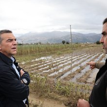 Στο Οροπέδιο Λασιθίου ο Αλέξης Τσίπρας με αγρότες