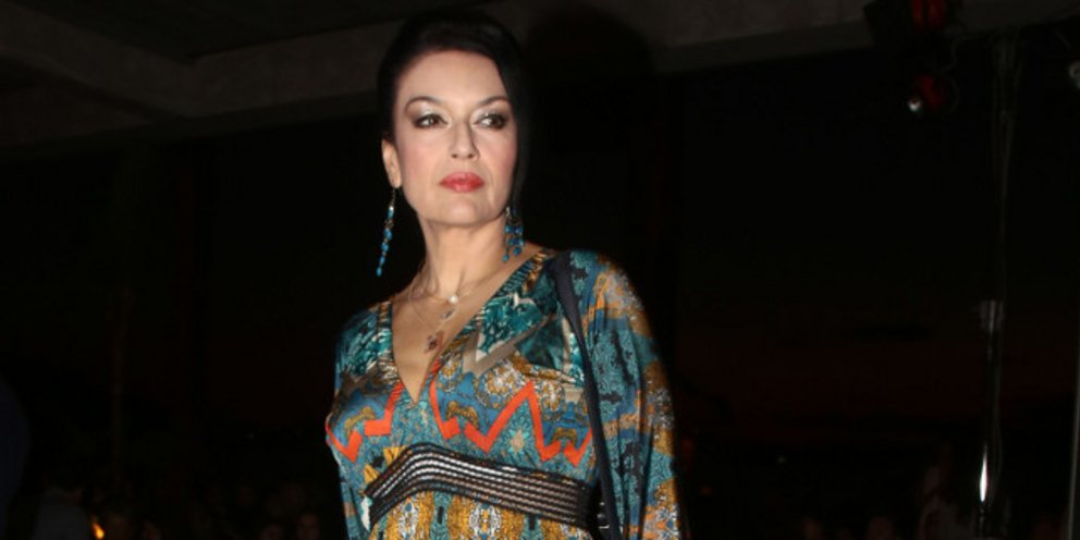 Ελένη Φιλίνη: Στα 63 της με μαγιό και χωρίς ρετούς [εικόνα] - iefimerida.gr