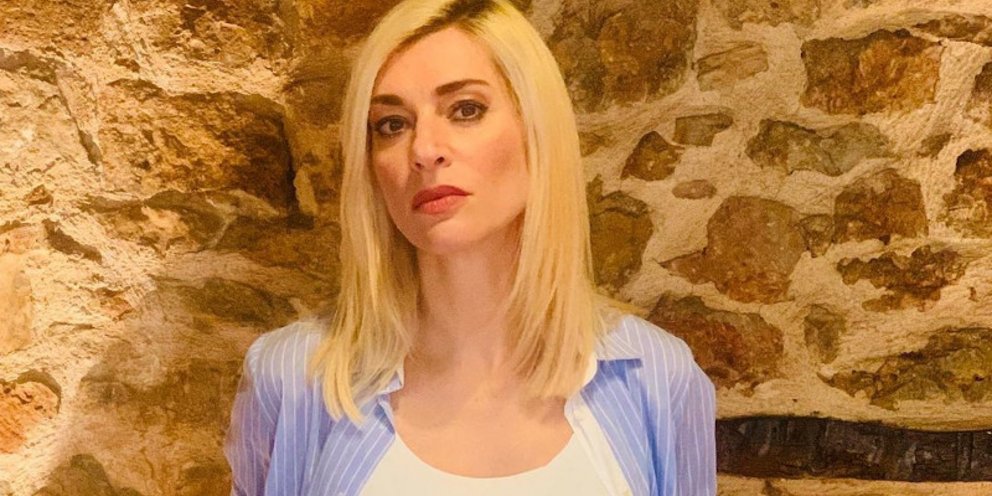 Ζετα Δουκα - H Apanthsh Toy Prw8ypoyrgoy Sth Zeta Doyka Meta To Salo Twn Kataggeliwn Celebrities Eidhseis Yupiii Gr : Ζετα δουκα η ζέτα δούκα είναι ελληνίδα ηθοποιός και ιδρύτρια της μκο “ανασα”, που προσφέρει, μέσω του κέντρου ημέρας, δωρεάν υπηρεσίες πρωτοβάθμιας περίθαλψης στα άτομα που πάσχουν από.