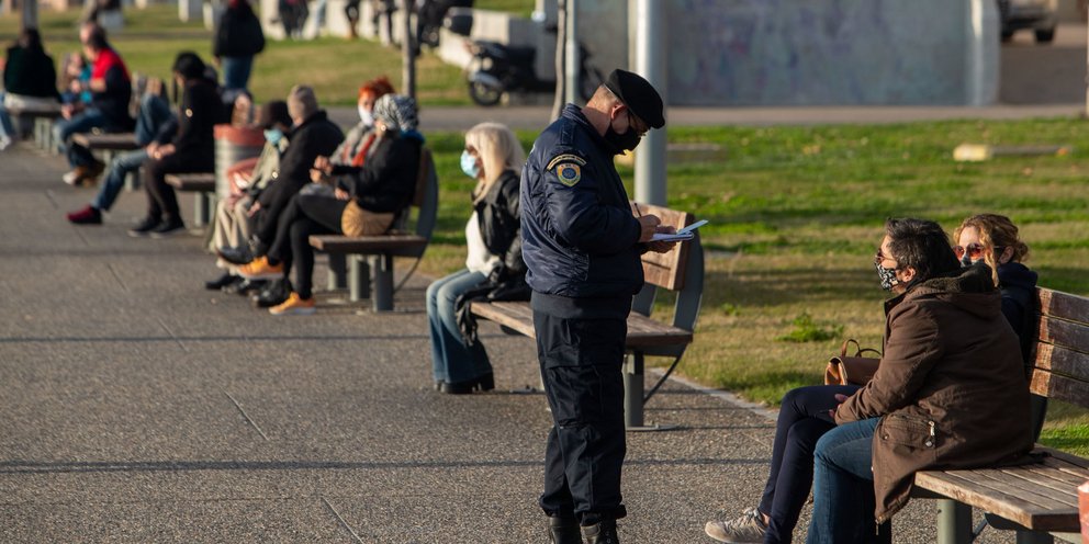 Почему жители так сильно. Городские жители устали от городского пафоса и.