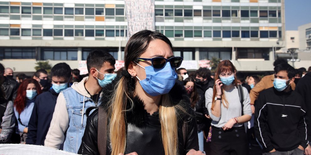 ΑΕΙ: 150.000 φοιτητές επιστρέφουν στις σχολές τους μετά το Πάσχα -Πιθανή παράταση εξαμήνου έως 31 Ιουλίου | ΕΛΛΑΔΑ