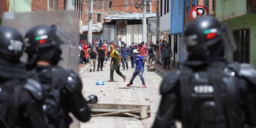 «Βράζει» η Κολομβία: Ο Ντούκε ζητά την απομάκρυνση των οδοφραγμάτων που έστησαν οι διαδηλωτές -Στους 26 οι νεκροί | ΚΟΣΜΟΣ