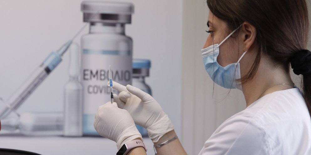 Τι θα γίνει με τους αρνητές εμβολιασμού και τους διστακτικούς -Τι λένε οι ειδικοί | ΕΛΛΑΔΑ