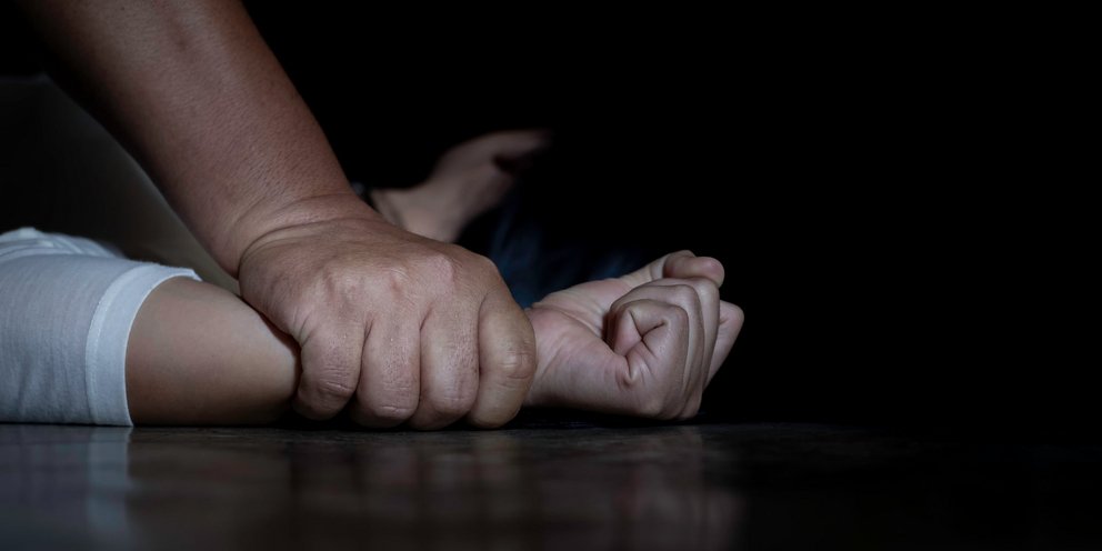 Λιβαδειά: Η ανατριχιαστική κατάθεση της 15χρονης για τον βιασμό της -«Αρχισε να με πιάνει στο στήθος, έσφιγγα τα πόδια μου για να μην τα ανοίξει» | ΕΛΛΑΔΑ