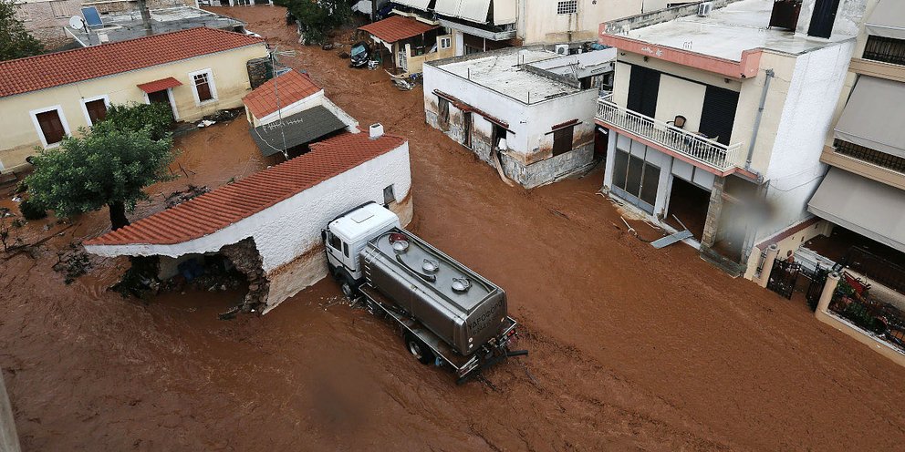 Πλημμύρες στη Μάνδρα: Αποζημίωση 270.000 ευρώ για τον χαμό 29χρονου -Ευθύνες σε ΕΛ.ΑΣ., Περιφέρεια, Πολιτική Προστασία | ΕΛΛΑΔΑ