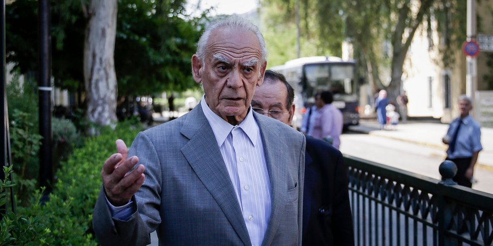 akis-tsoxatzopoylos-mesa.jpg?itok=Awbtxo