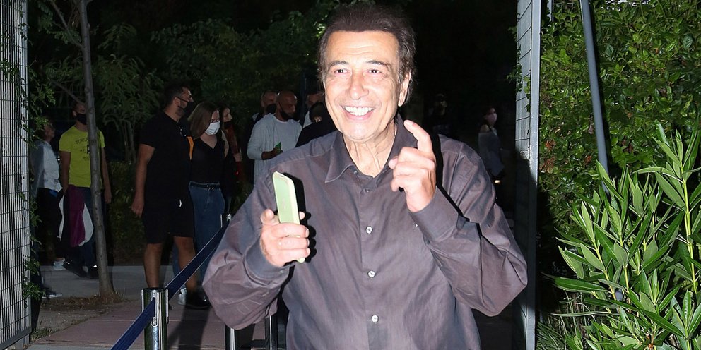 Αντύπας: Με τη σύζυγό του στη συναυλία του Γιάννη Πάριου στο Θέατρο Αλσος [εικόνα] | ΖΩΗ - Vimarsana News