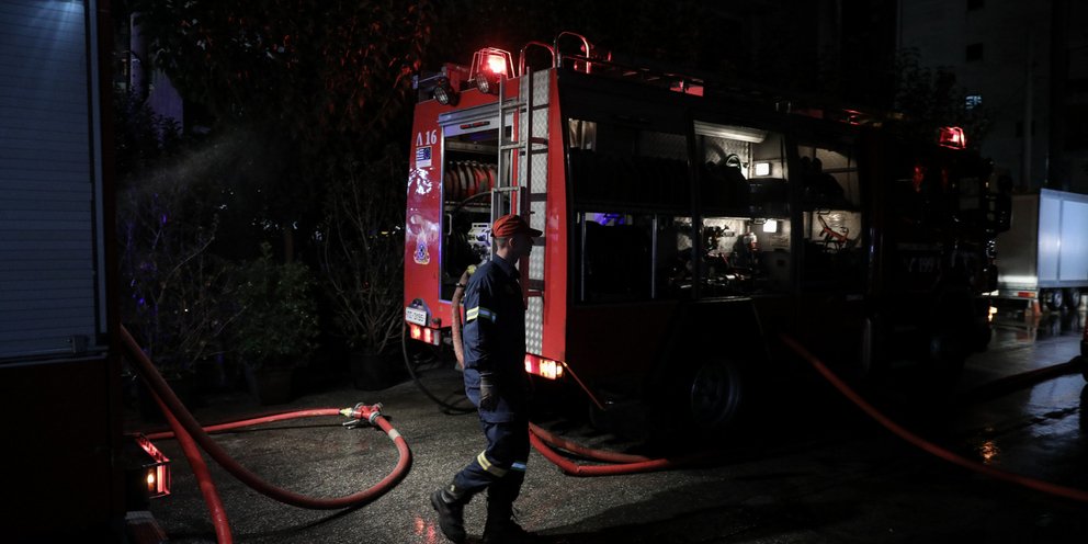Ρέντης: Φωτιά σε διαμέρισμα -Εκκενώθηκε προληπτικά η πολυκατοικία, δύο άτομα στο νοσοκομείο