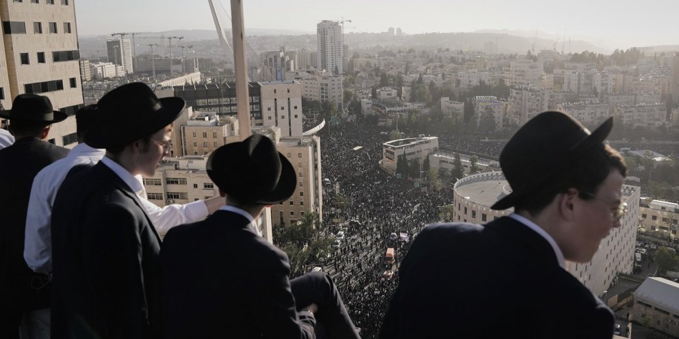 Υπερορθόδοξοι σε διαδήλωση στην Ιερουσαλήμ