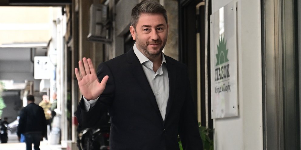 Ο Νίκος Ανδρουλάκης προσέρχεται στη Χ. Τρικούπη