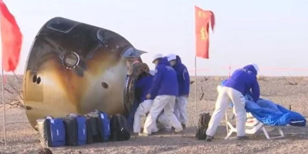 Η στιγμή της επιστροφής των τριών πρώτων αστροναυτών