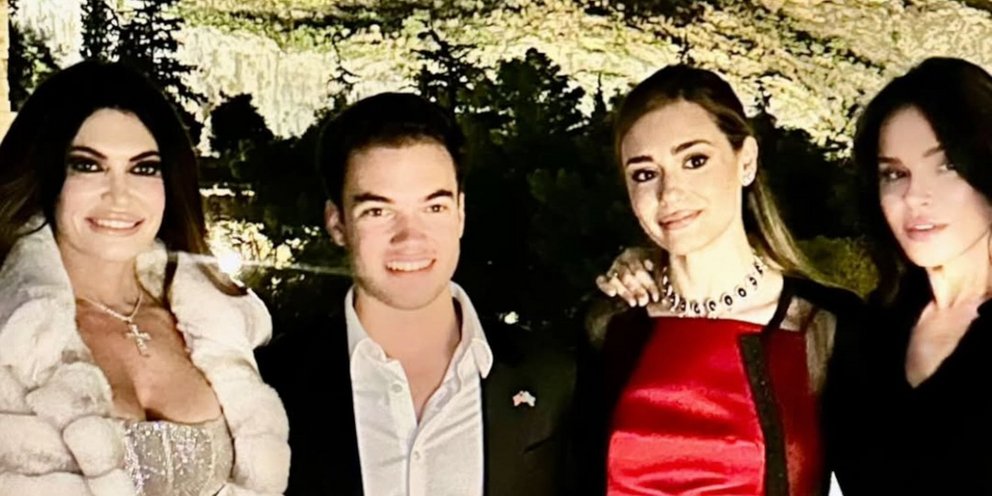 H Σίλια Κριθαριώτη υποδέχτηκε την Κίμπερλι Γκίλφοϊλ στη βεράντα της