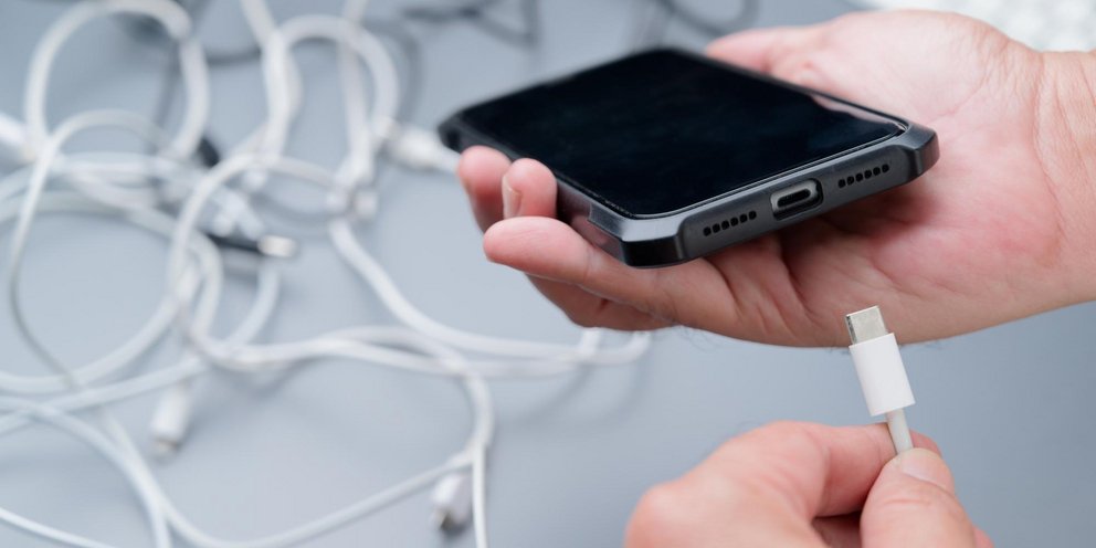 κινητό φορτίζει