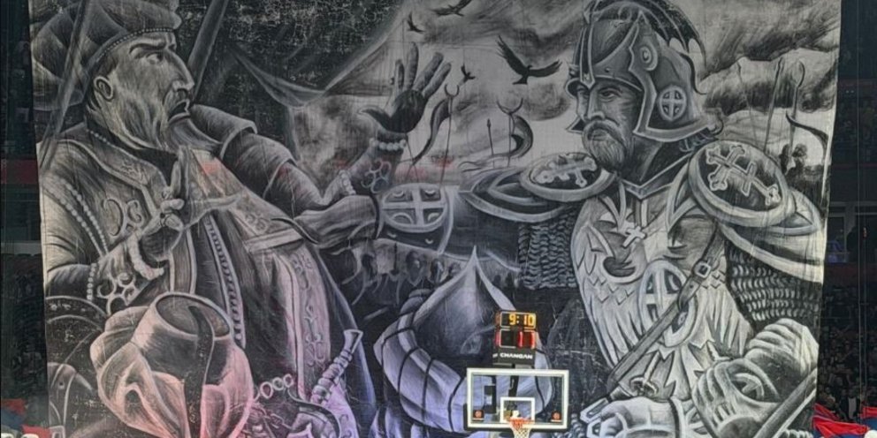 Η ιστορία πίσω από το πανό της Παρτίζαν: Τι είχε συμβεί στην μάχη του Κοσόβου με τον Σουλτάνο Μουράτ