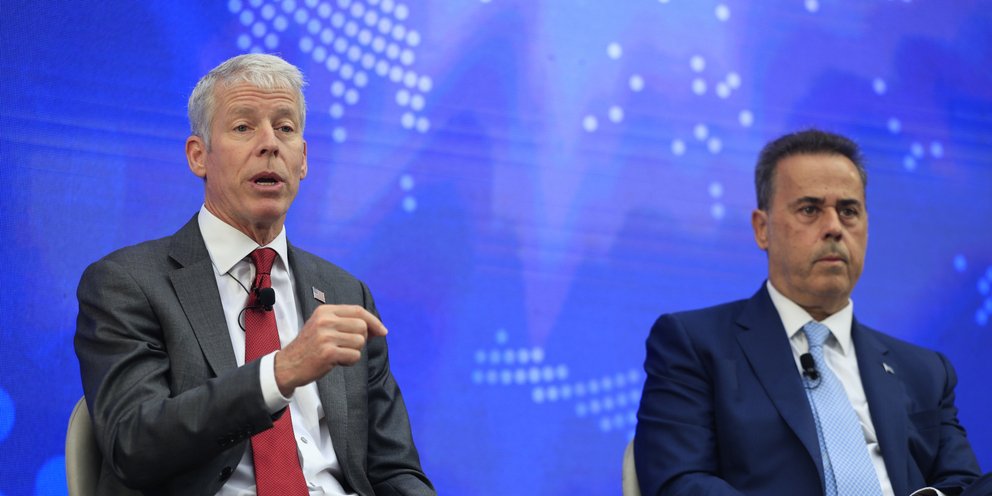 Ο υπουργός Ενέργειας των ΗΠΑ Κρις Ράιτ και ο ΥΠΕΝ Σταύρος Παπασταύρου