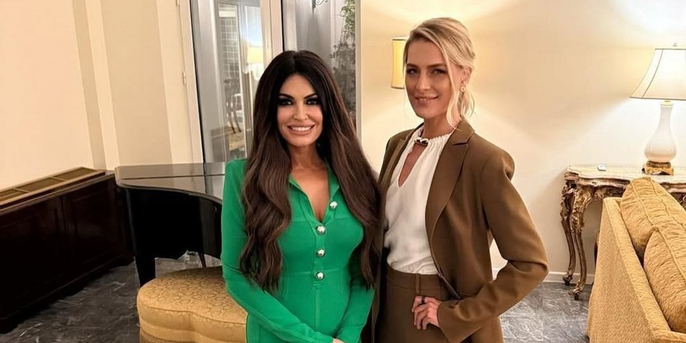 Κίμπερλι Γκιλφόιλ και Τατιάνα Μπλάτνικ στην Αμερικανική πρεσβεία