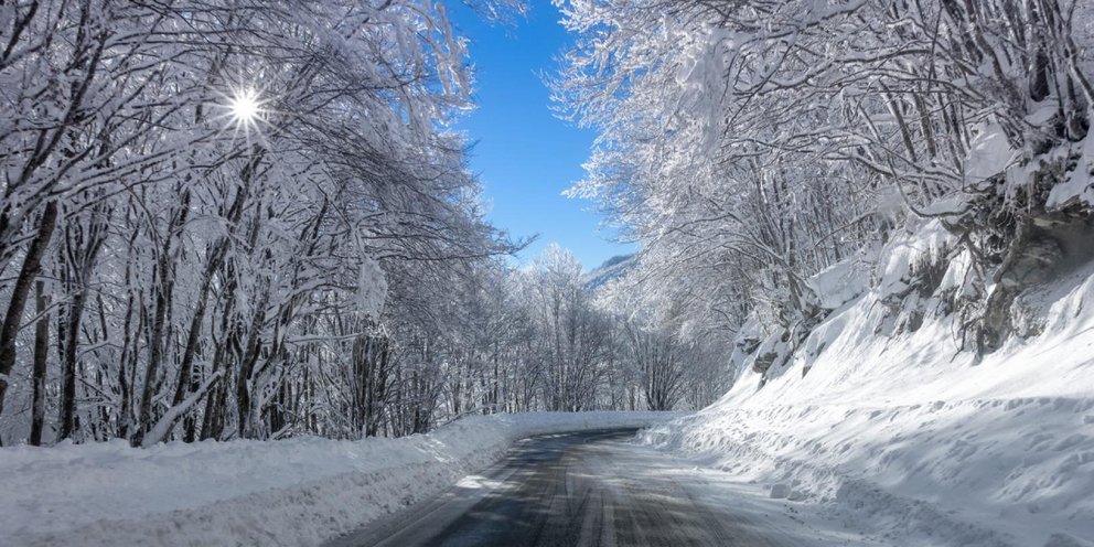 Χιονισμένος δρόμος
