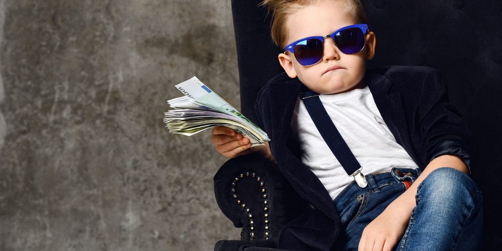 Ένα παιδί 15 ετών, ένα συνηθισμένο δωμάτιο στο Έσεξ της Βρετανίας και μια ιδέα τόσο απλή όσο και αποτελεσματική: να πουλά πετσέτες που δροσίζουν / SHUTTERSTOCK