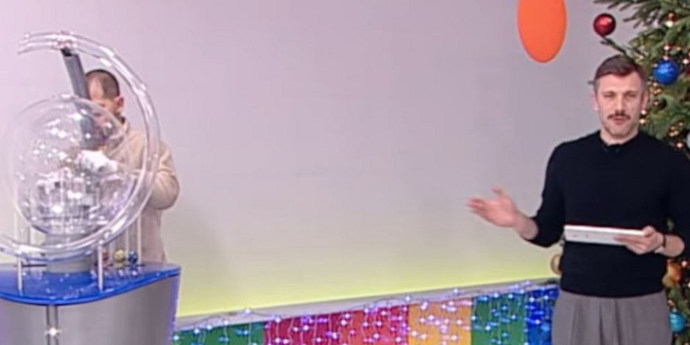 Κόλλησε το μηχάνημα της κληρωτίδας στο Λόττο