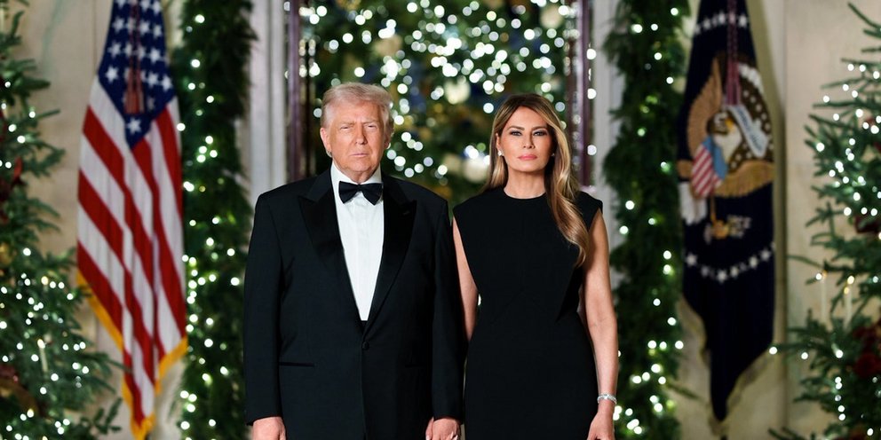  H χριστουγεννιάτικη φωτογραφία Ντόναλντ και Μελάνια Τραμπ