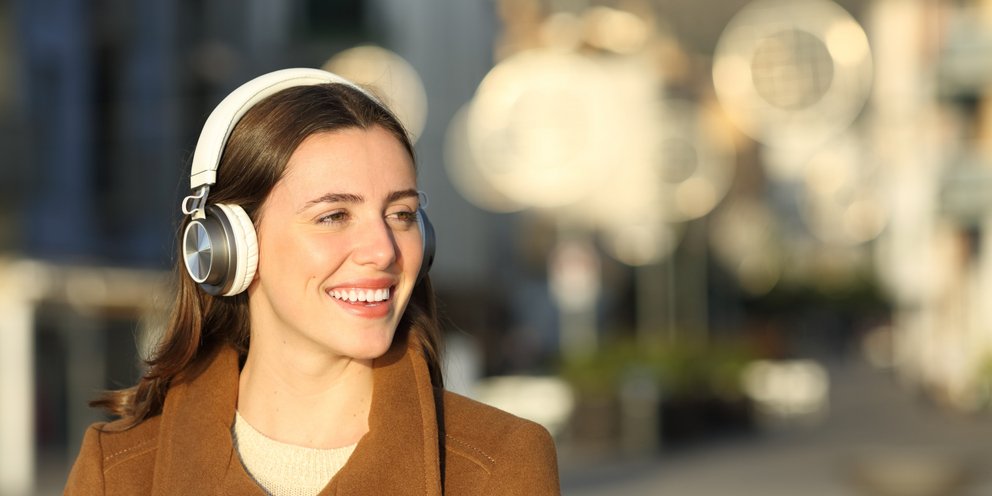 Τι συμβαίνει στον εγκέφαλο όταν ακούμε το τραγούδι της καρδιάς μας