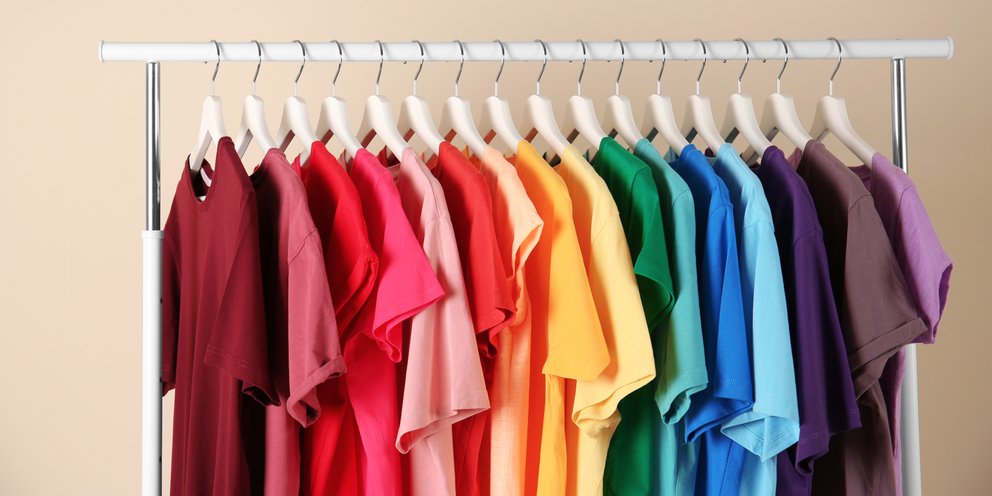 Πολύχρωμα ρούχα