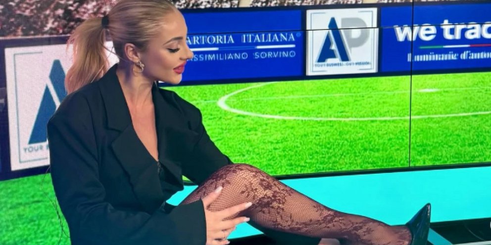 Το τολμηρό outfit της αθλητικής δημοσιογράφου προκάλεσε παραλήρημα