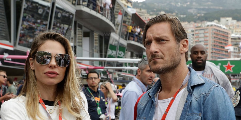 Ο Φραντσέσκο Τότι και η Ιλάρι Μπλάζι