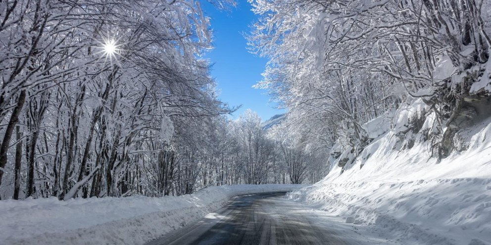 Χιονισμένος δρόμος 