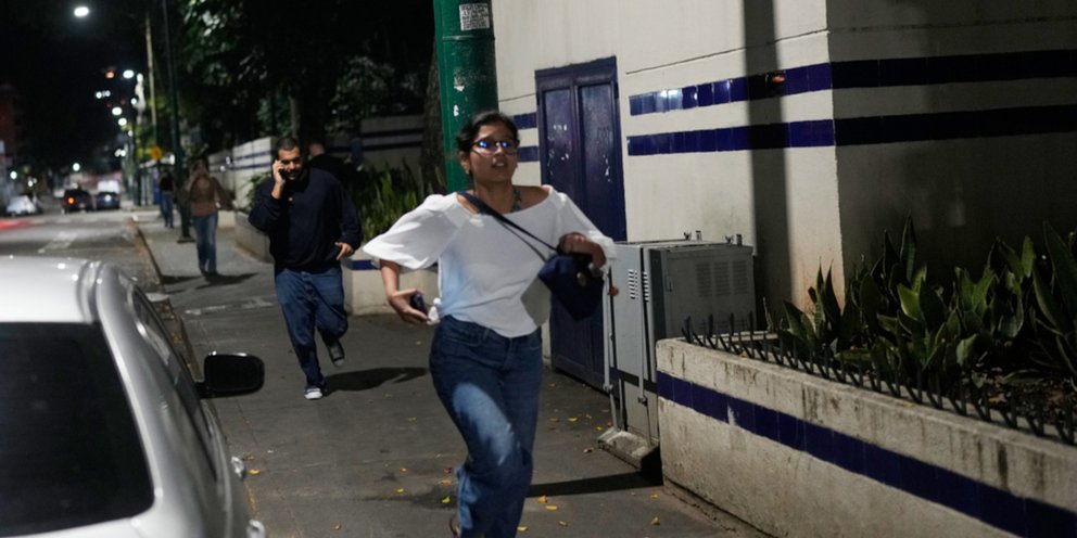 Κάτοικοι του Καράκας μετά τις πρώτες 