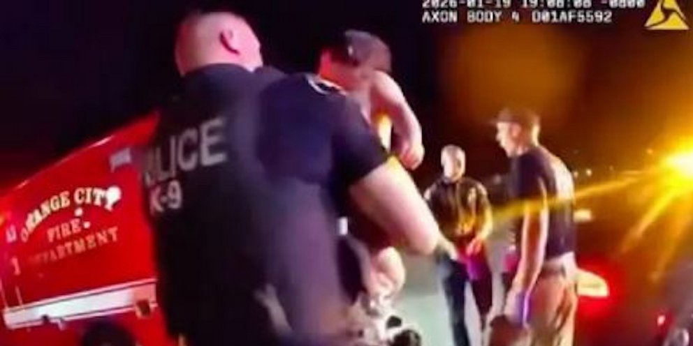 Ήρωας αστυνομικός έσωσε μωρό από πνιγμό 