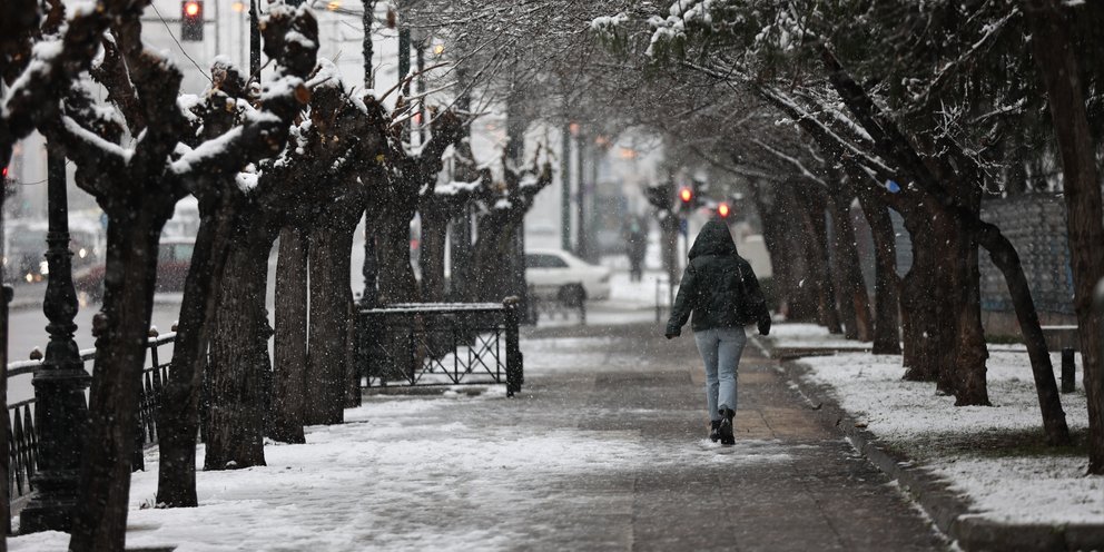 γυναικα πλατη χιονι