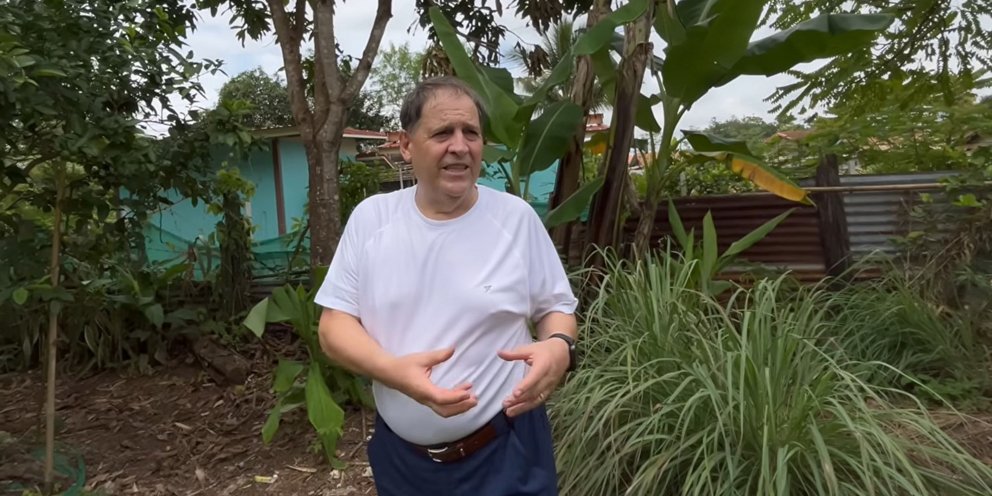 Ισπανός συνταξιούχος στην Ταϊλάνδη: «Με 20.000 ευρώ εδώ μπορείς να χτίσεις ένα σπίτι και να ζήσεις ειρηνικά»