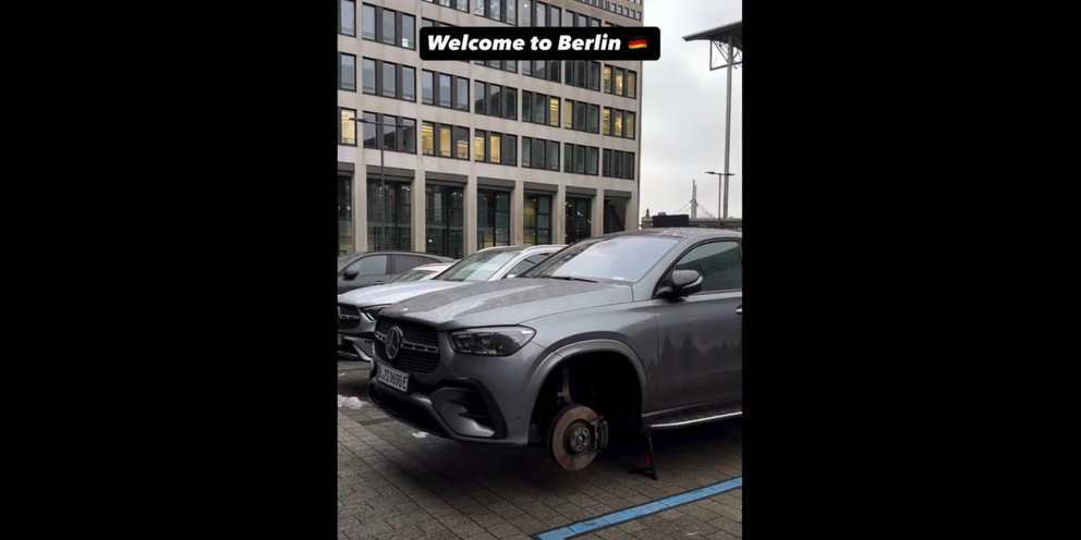 Κλοπή τροχών από καινούργια αυτοκίνητα Mercedes 