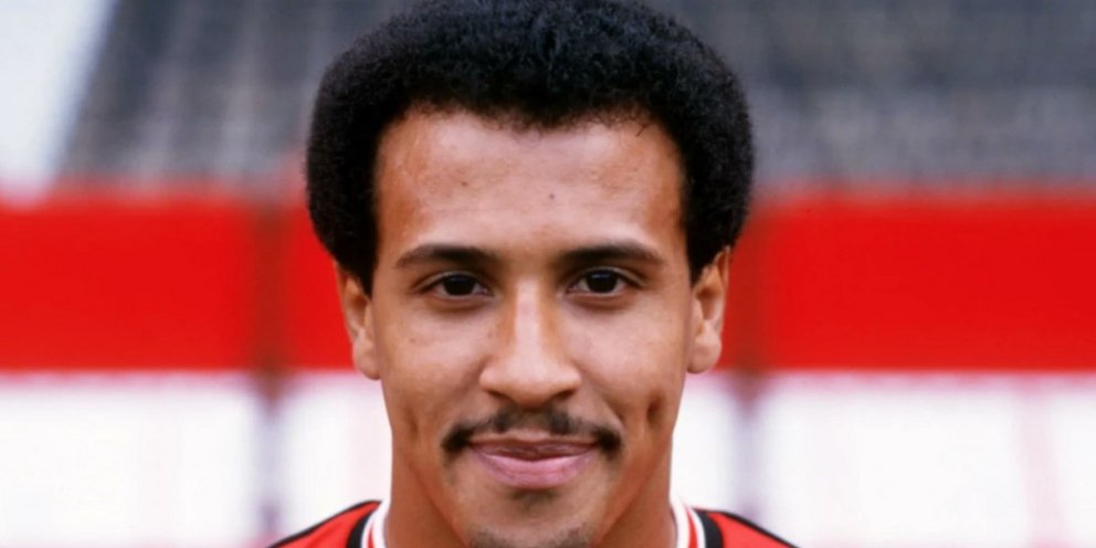 Απίστευτο κι όμως αληθινό: Ζούσε 10 χρόνια στη Ζάκυνθο και παρίστανε παλαίμαχο ποδοσφαιριστή της Μάντσεστερ Γιουνάιτεντ