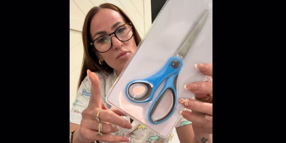 Πώς θα ανοίξετε εύκολα μια πλαστική συσκευασία