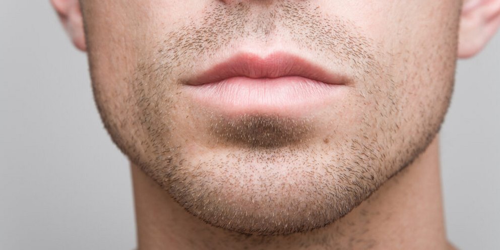 Το πιγούνι παραμένει ένα από τα πιο αινιγματικά γνωρίσματα της ανθρώπινης εξέλιξης / SHUTTERSTOCK