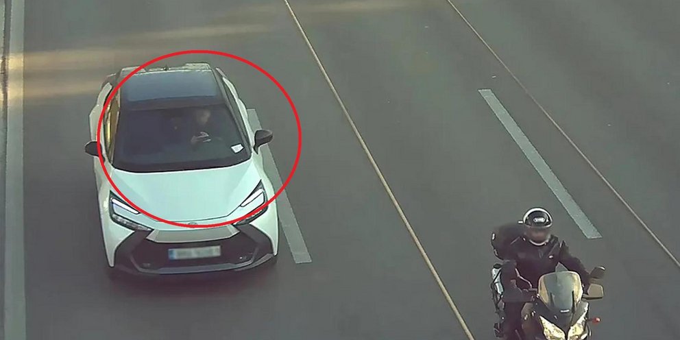 Νέα απάτη με τις κλήσεις για υπερβολική ταχύτητα -Γιατί δεν πρέπει να πληρώσεις όταν πάρεις μήνυμα στο κινητό