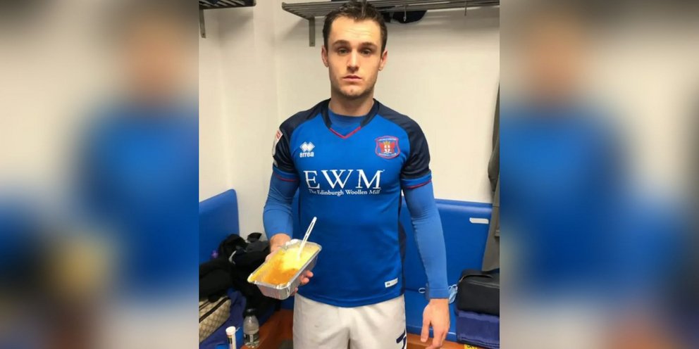 Τα 15 πιο σουρεαλιστικά βραβεία στο ποδόσφαιρο: «Η κότα, το σφαγμένο γουρούνι και οι σαγιονάρες»