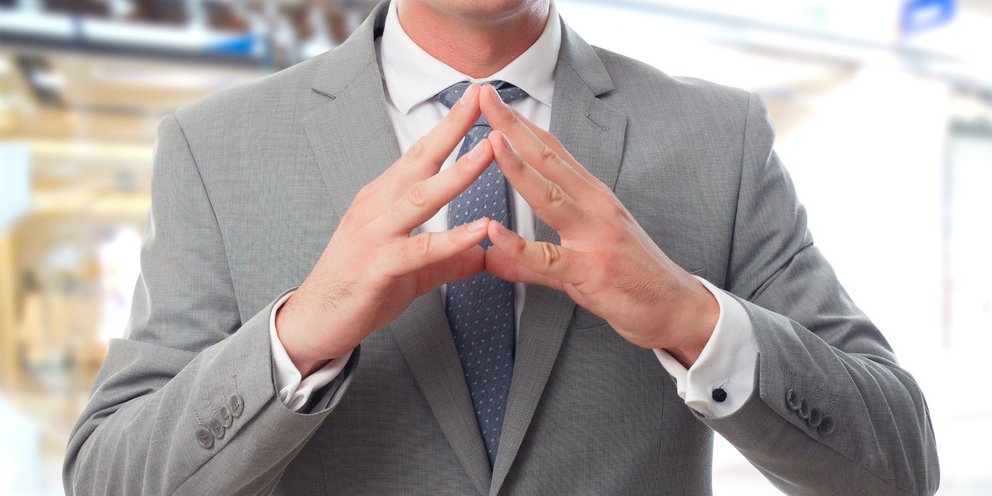 ανδρας χειρονομια χερια