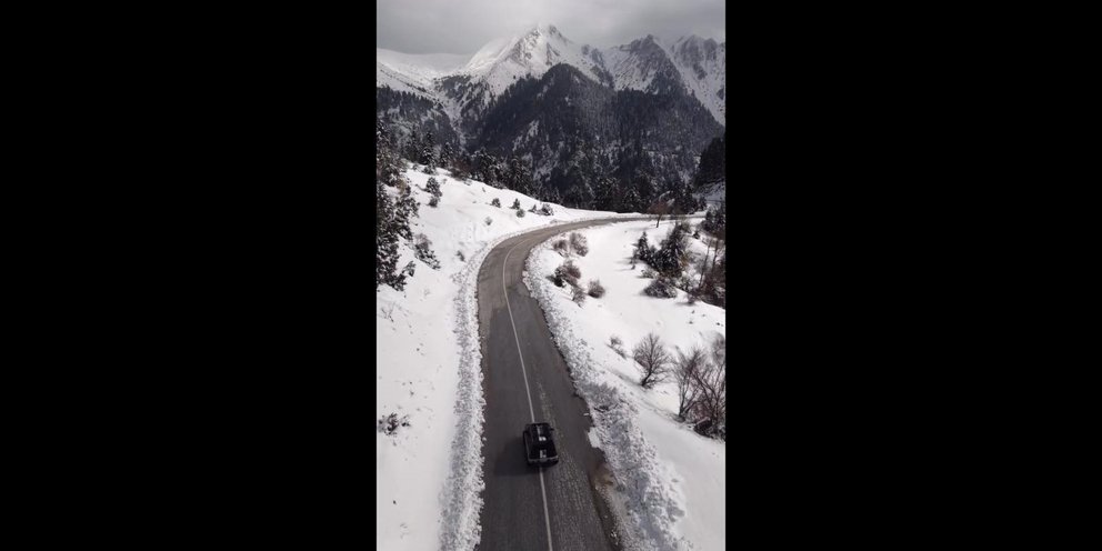 Χιονισμένος δρόμος