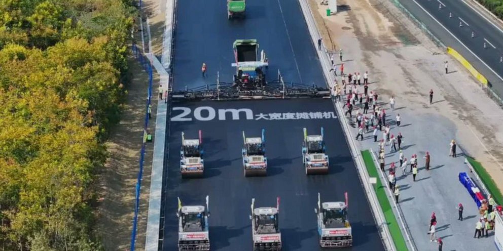 Στρώνουν 160 χιλιόμετρα ασφάλτου με την τεχνητή νοημοσύνη -Αυτοί είναι οι δρόμοι που κατασκευάζονται μόνοι τους