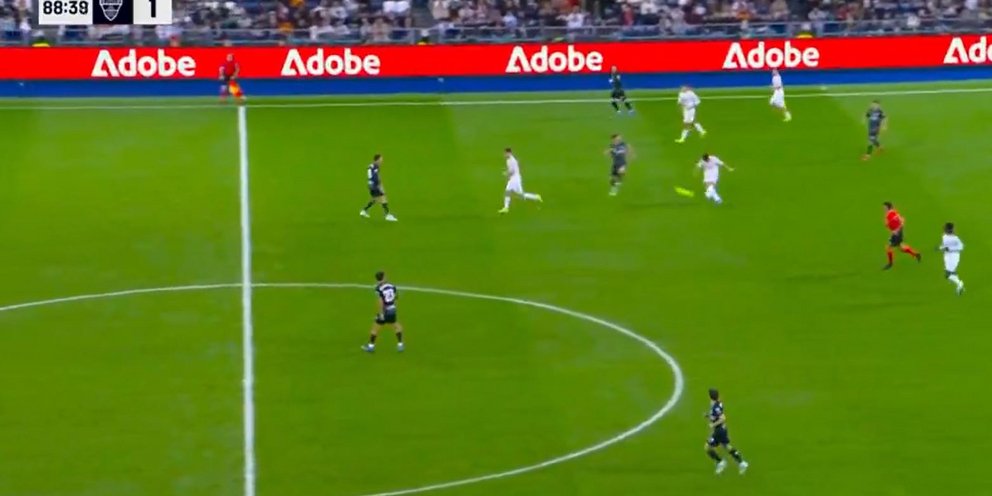 O Γκιουλέρ σουτάρει