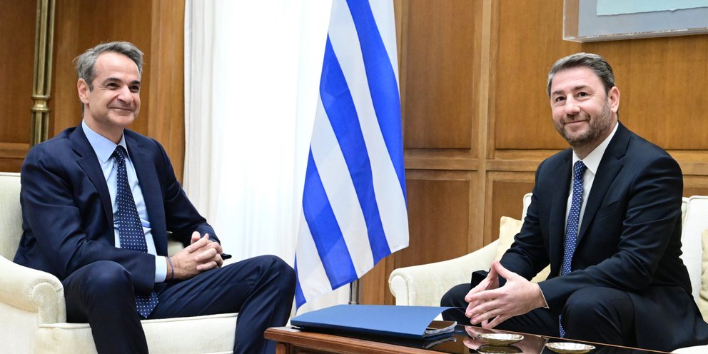 Συνάντηση Μητσοτάκη-Ανδρουλάκη