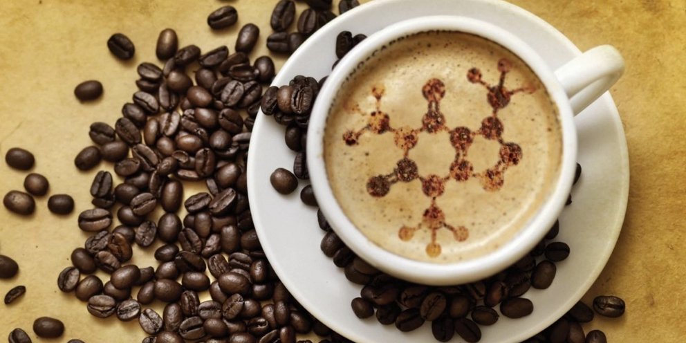 Τα τελευταία χρόνια, μια μικρή αλλά αυξανόμενη ομάδα εταιρειών ποτών και συμπληρωμάτων εξετάζει τη χρήση της παραξανθίνης ως βασικού διεγερτικού συστατικού / SHUTTERSTOCK