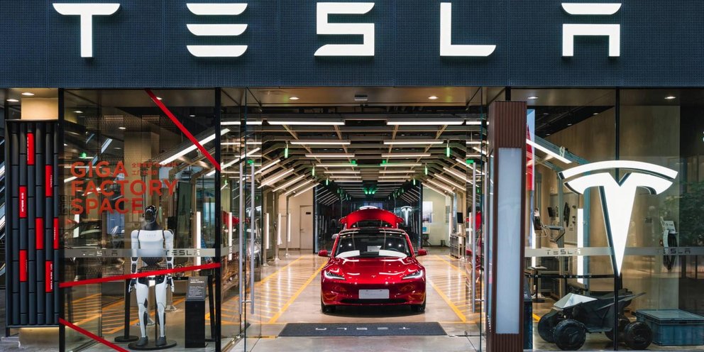 Έκθεση αυτοκινήτων Tesla 