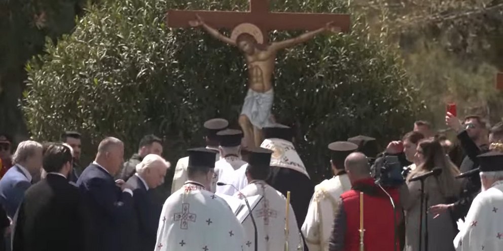 ακολουθία της Αποκαθήλωσης στον Ιερό Ναό Ζωοδόχου Πηγής και Αγίου Λεύκιου στο Άλσος Νέας Φιλαδέλφειας